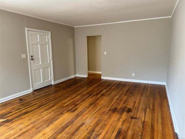 Building Photo - 19 Bradley Dr