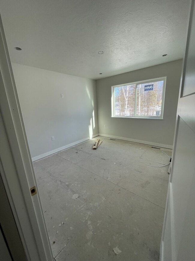 Building Photo - 7442 N Paw St