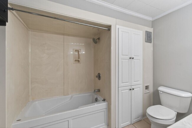 Building Photo - Spacious 5-Bedroom Home in Virginia Beach