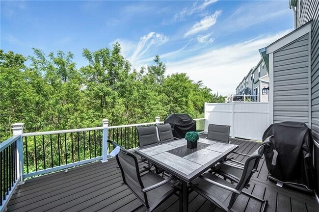 Building Photo - 512 Isabella Ct