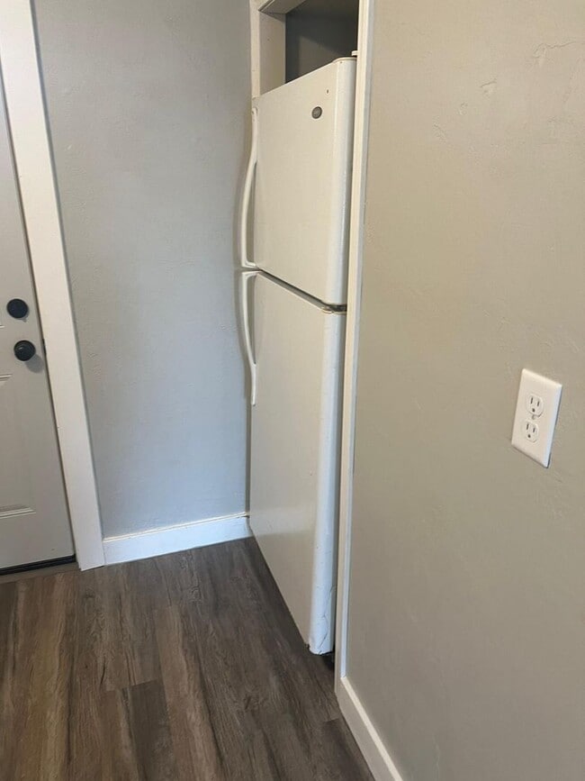 Building Photo - FOR RENT: Recently renovated home in Neenah!