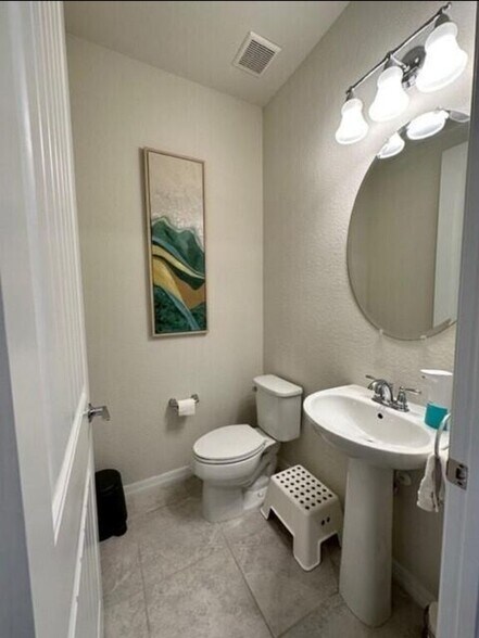 Building Photo - 4460 San Fratello Cir