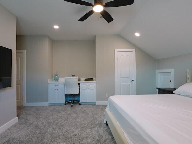 Building Photo - 5823 Ash Vly Dr