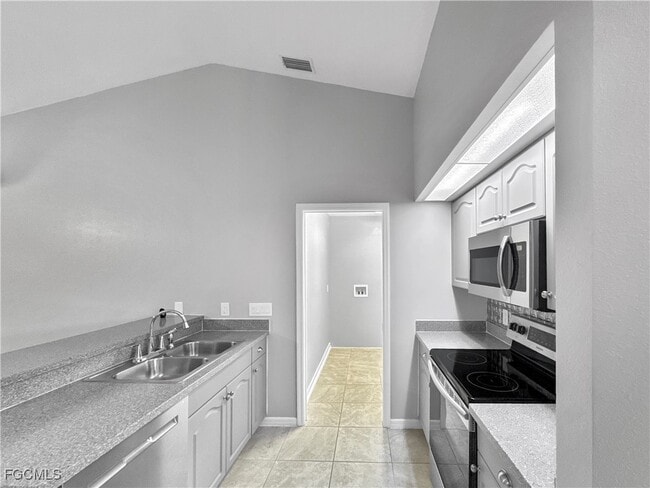 Building Photo - 5823 Buchanan Rd