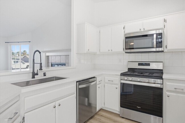 Building Photo - SILVERCREEK BEAUTY !!!  APPLICATION PENDING!!