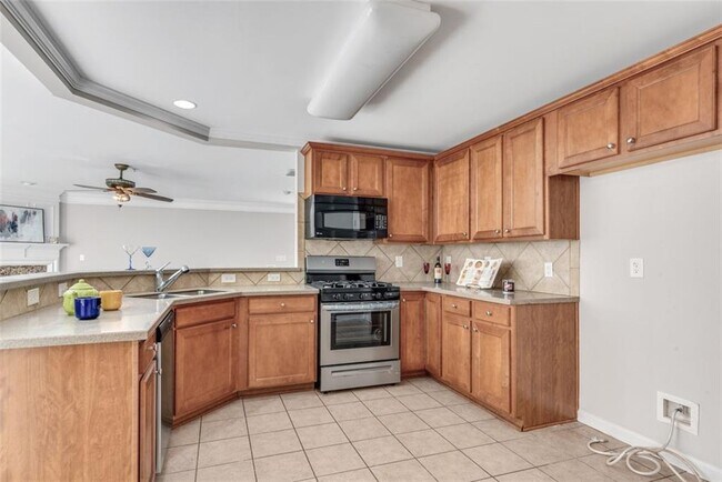 Building Photo - 268 Balaban Cir