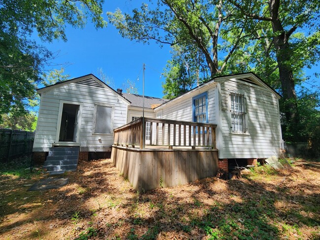 Building Photo - 215 E Washington St