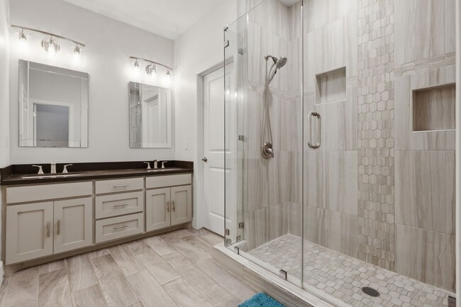 Building Photo - 16584 Barnes Ct