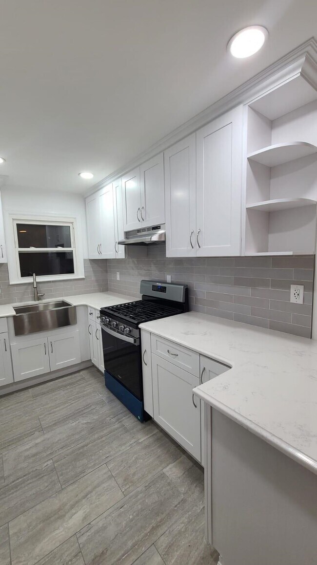 Building Photo - 1120 50th St