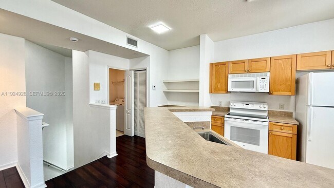 Building Photo - 11032 Legacy Dr