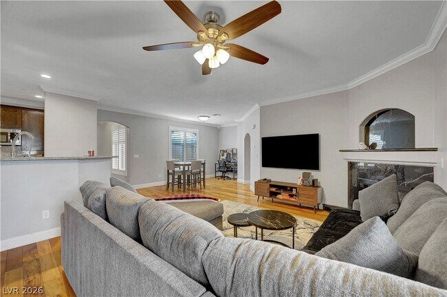 Building Photo - 2050 W Warm Springs Rd