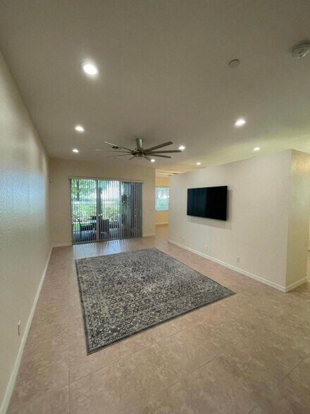 Primary Photo - 84 Nottingham Pl