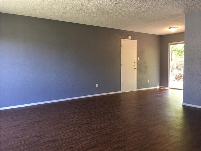 Building Photo - 5105 Pepper Ln