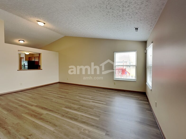 Building Photo - 4930 Kingpin Dr