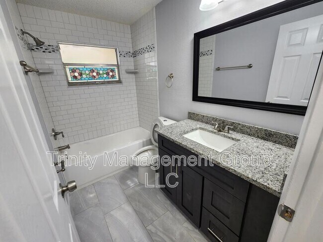 Building Photo - 2429 Keeport Dr