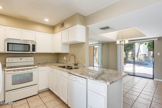 Building Photo - 9340 92ND St