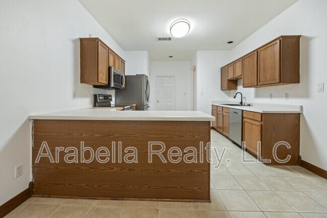 Building Photo - 9631 Summer Vail