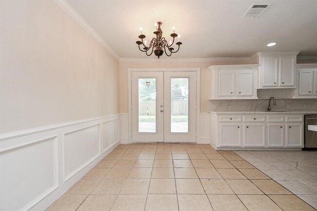 Building Photo - 44 Farrell St