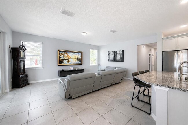 Building Photo - 4054 Pindo Palm Ln