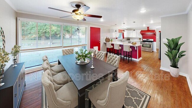 Building Photo - 1102 S Magnolia St