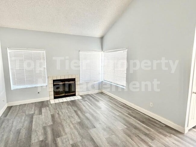 Building Photo - Beautiful 2 Bd/2 Ba 932 sf Condo in Oceanside available NOW for Lease!