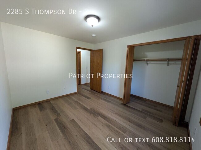 Building Photo - 2285 S Thompson Dr
