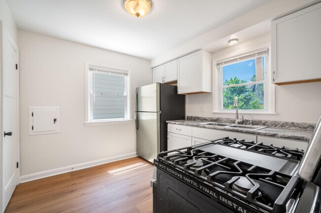 Building Photo - 3731 N 39th St