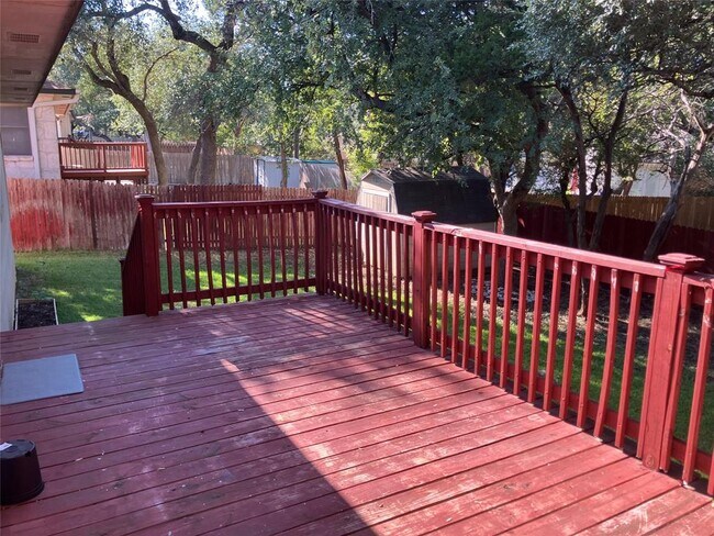 Building Photo - 1209 Wood Creek Dr