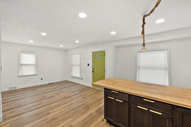 Building Photo - 6106 Oldtown St