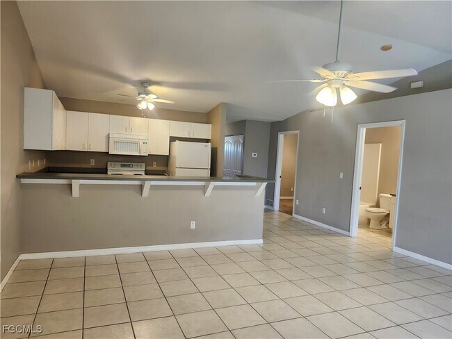 Building Photo - 3733 Country Club Blvd