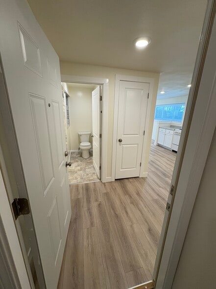 Building Photo - 6120 Strathmore Ln