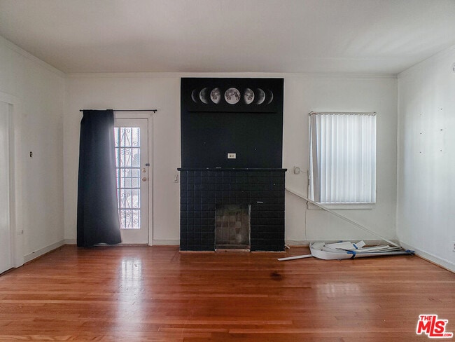 Building Photo - 336 S Wilton Pl