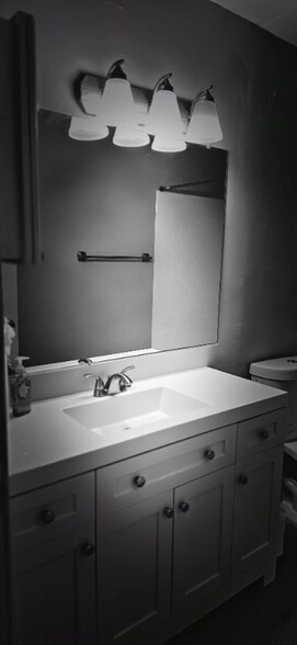 Building Photo - 2200 Royale Rd