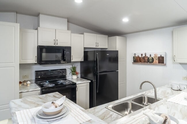 Building Photo - Brand New 3/2 Mobile Home in Kilgore's Newest Community!