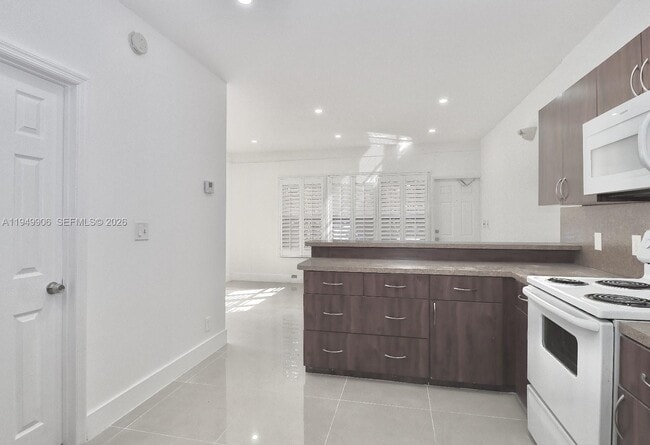 Building Photo - 2806 Taylor St