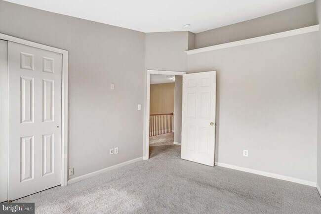 Building Photo - 22616 Welborne Manor Square
