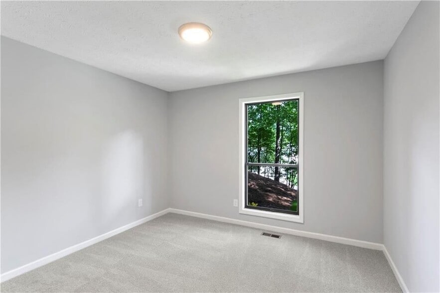 Building Photo - 4186 Nashoba Dr NE