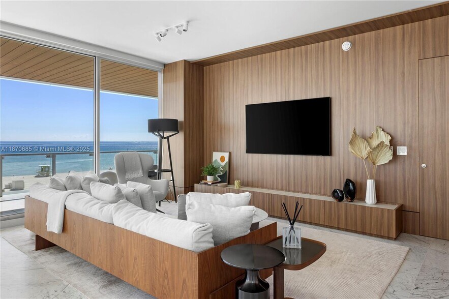 Building Photo - 5775 Collins Ave