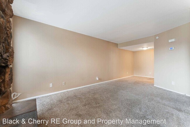 Building Photo - 1 br, 1.5 bath House - 1628 Justin Court