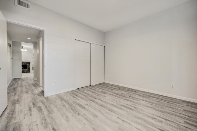 Building Photo - 1818 Augusta Dr