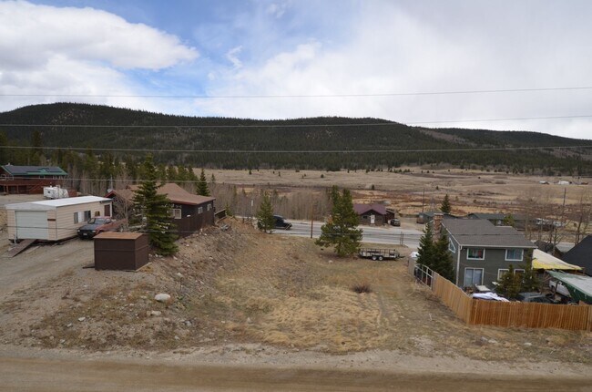 Building Photo - Oak Street Duplex