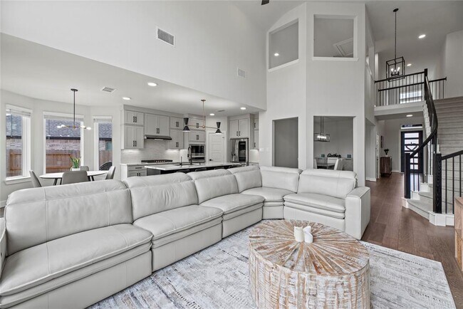 Building Photo - 30155 Gold Finch Pl