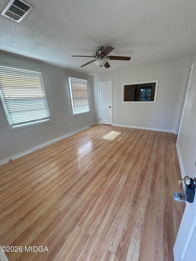 Building Photo - 3823 St Charles Pl