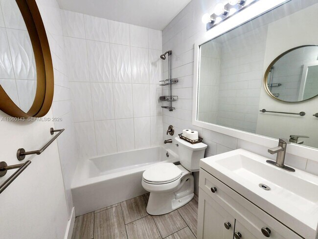 Building Photo - 701 NE 8th St