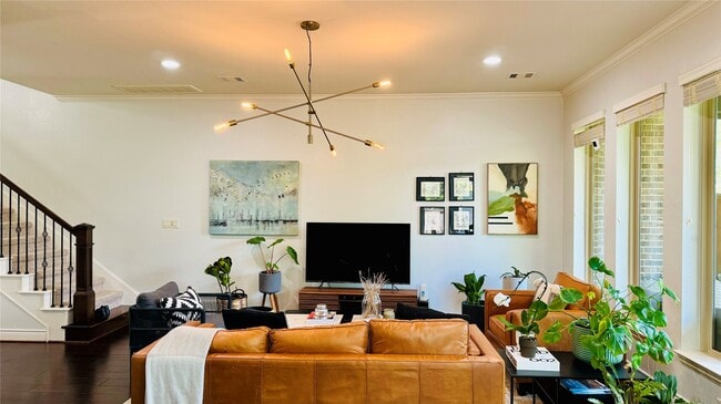 Building Photo - 27 Jonquil Pl