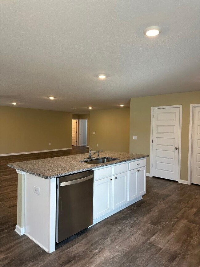 Building Photo - 3998 Whitetail Ln