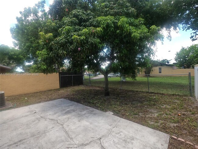 Building Photo - 3060 NW 204th Ln