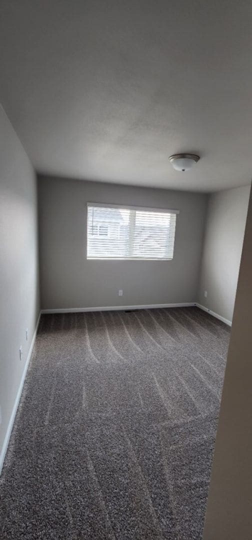 Building Photo - Modern Townhome in South Bismarck! Newly Available!