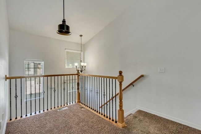 Building Photo - 93 River View Dr