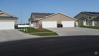 Building Photo - 3 Bed 2 Bath Twin-Home